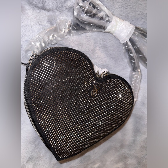 Victoria’s Secret Heart Crossbody Bag PRICE FIRM - Picture 5 of 8